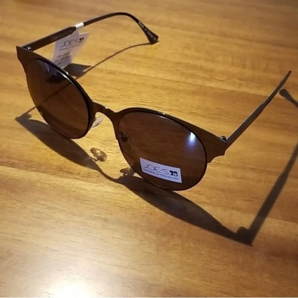 Gorgeous, Joe’s Jeans gunmetal sunglasses ❤️ - Picture 4 of 6